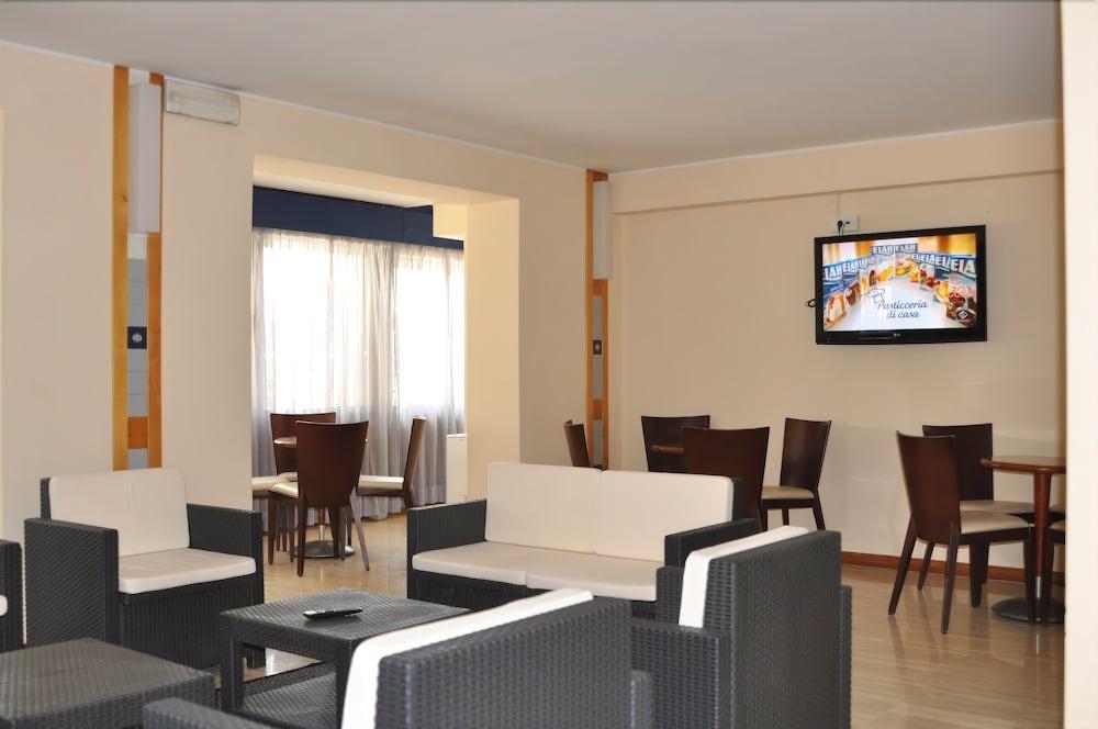 Hotel Alhambra Ріміні Екстер'єр фото