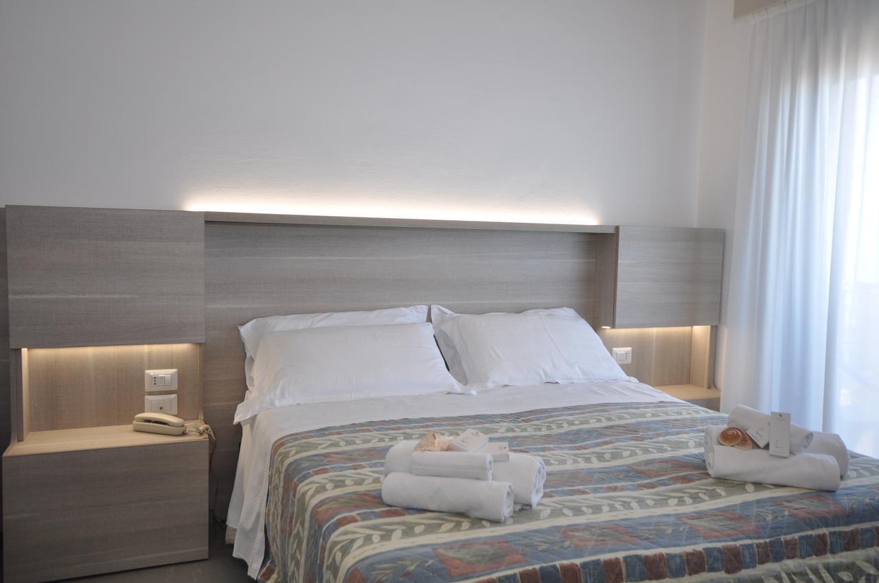 Hotel Alhambra Ріміні Екстер'єр фото